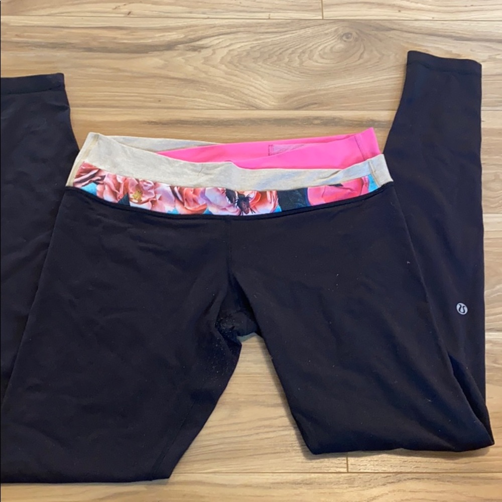 Lululemon groove leggings black with pink floral waist details size 10